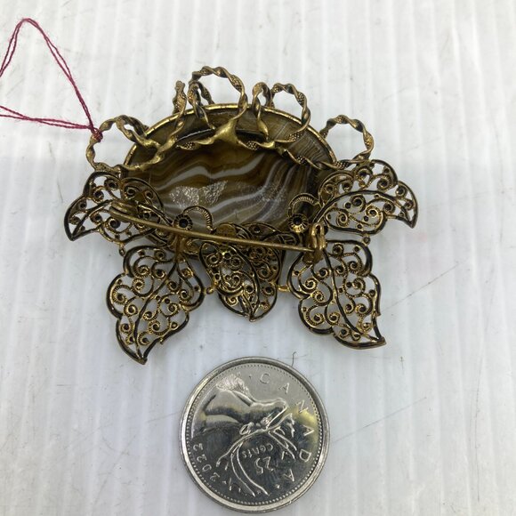 Vtg 1940s MIRIAM HASKELL ? carved shell brass filigree brooch - Picture 2 of 2